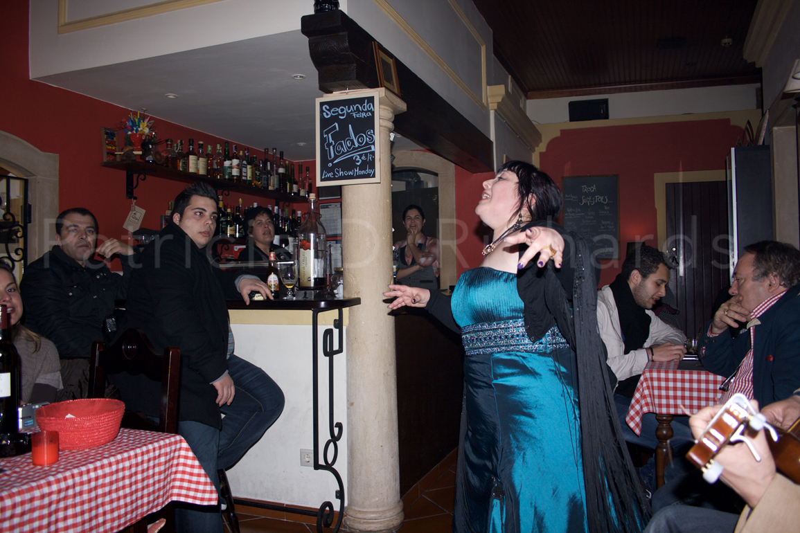 deolinda sings fado