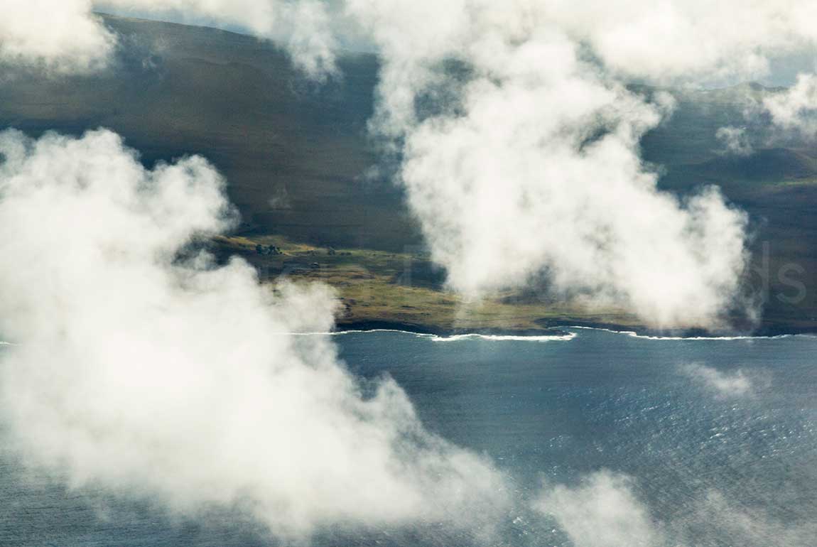 land-ho-rapa-nui-easter-island